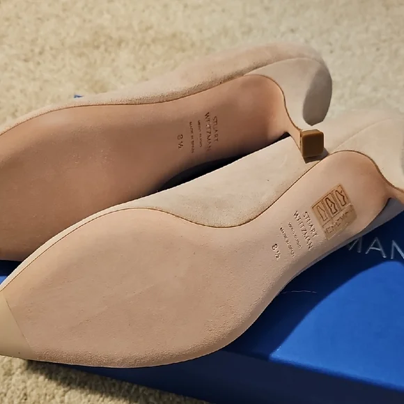 Stuart Weitzman Tan Heels Classic Suede Design - Picture 2 of 2